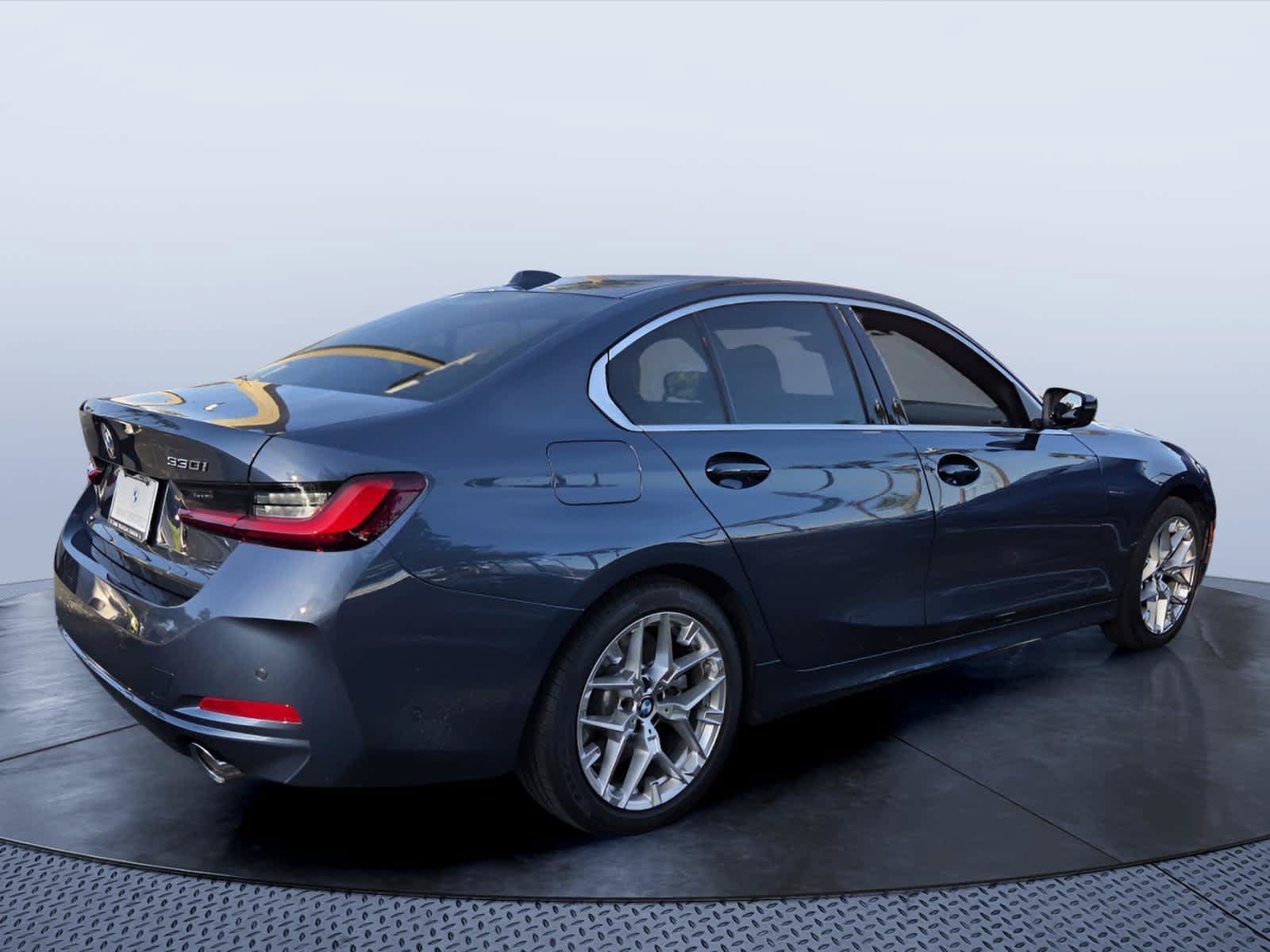Used 2026 BMW 330i Sedan RWD image 3