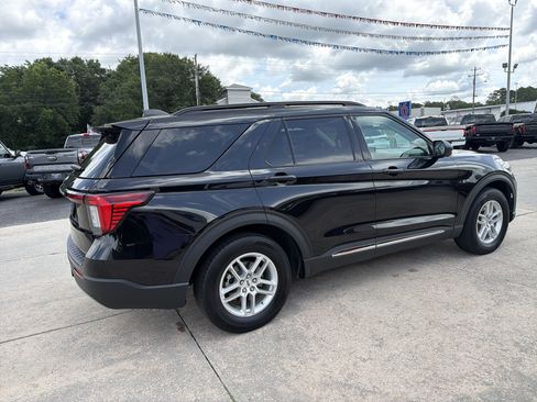 Used 2025 Ford Explorer Active w/ Active Comfort Package RWD image 6