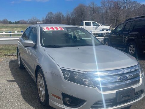 Used 2011 Ford Fusion SE w/ 201A Rapid Spec Order Code image 2