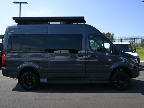 Used 2023 Mercedes-Benz Sprinter 2500 image 32