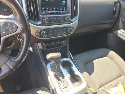 Used 2018 Chevrolet Colorado LT w/ LT Convenience Package RWD image 12