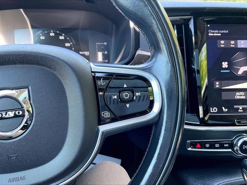 Used 2018 Volvo S90 T5 Momentum w/ Convenience Package FWD image 23