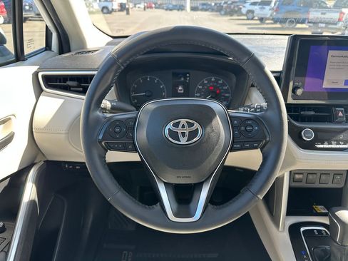 Used 2023 Toyota Corolla Cross LE w/ Moonroof Package image 19