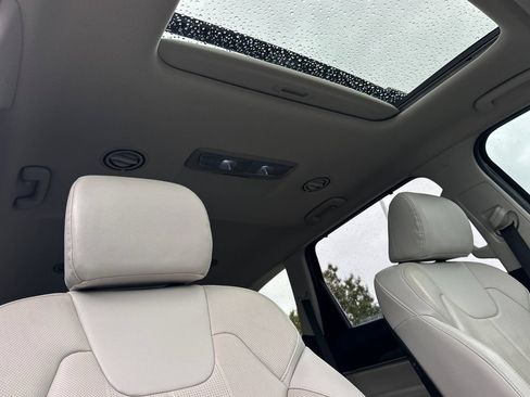 Used 2023 Kia Telluride EX w/ EX Captain's Chair Package FWD image 17