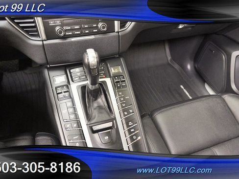 Used 2017 Porsche Macan AWD/4WD image 37