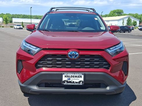 Used 2023 Toyota RAV4 XLE AWD/4WD image 2