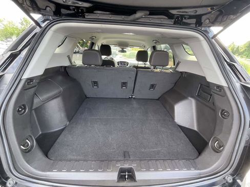 Used 2024 GMC Terrain SLE FWD image 10