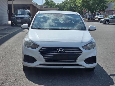 Used 2019 Hyundai Accent SE FWD image 2