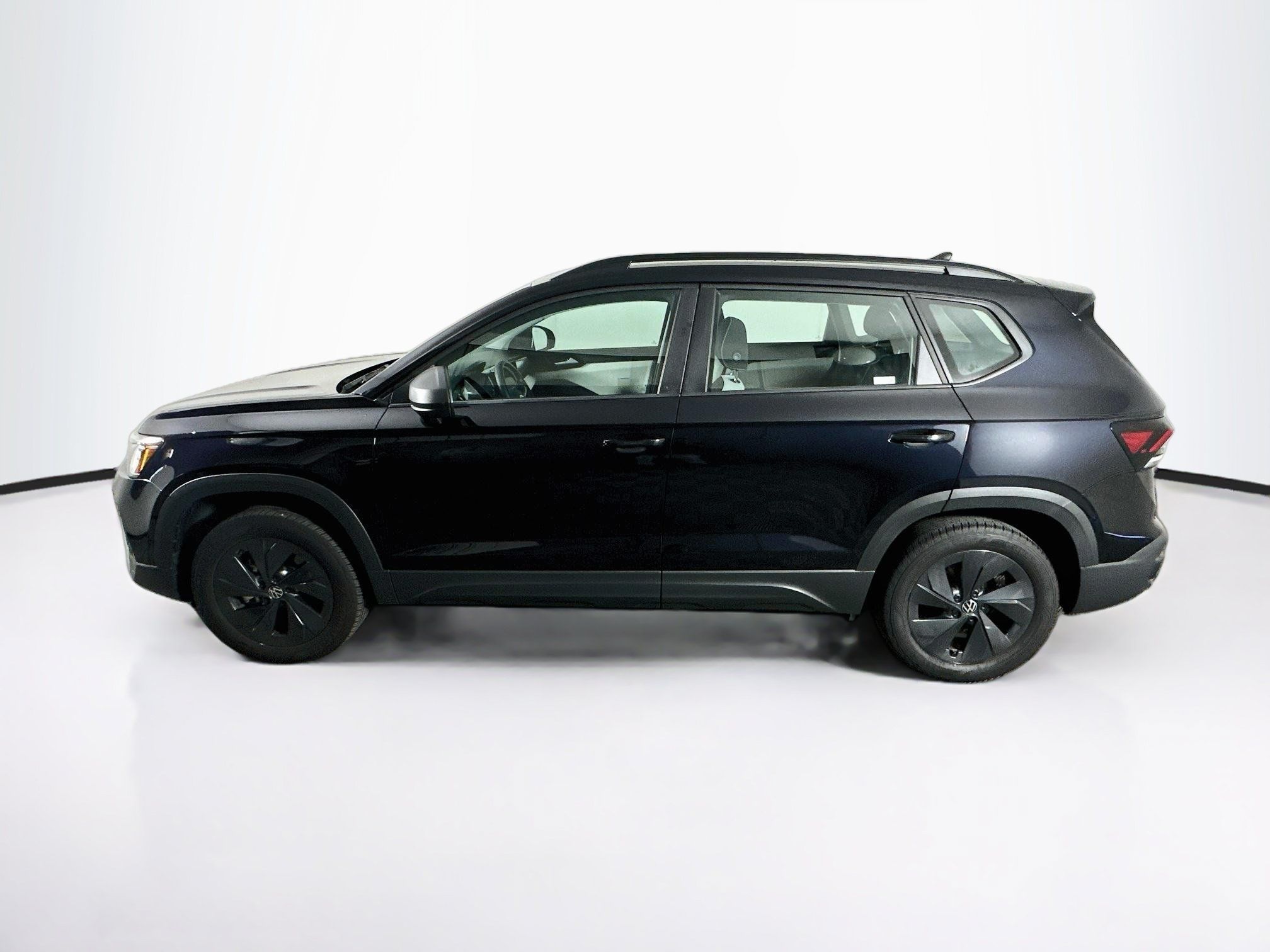 Used 2025 Volkswagen Taos S FWD image 4