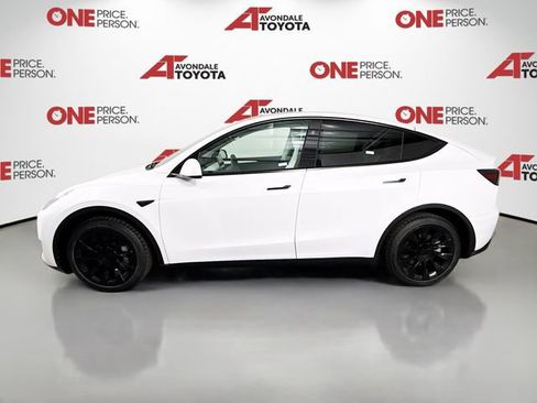 Used 2023 Tesla Model Y Long Range AWD/4WD image 4