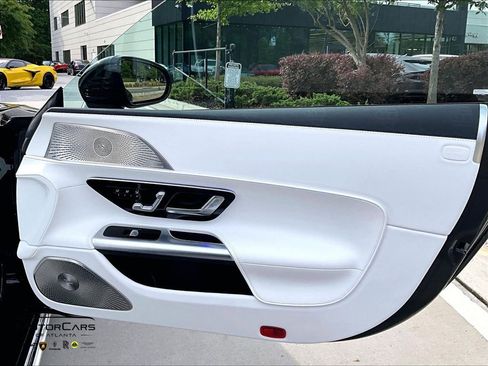 Used 2026 Mercedes-Benz Maybach SL 680 image 22
