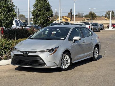 Certified 2025 Toyota Corolla LE image 2