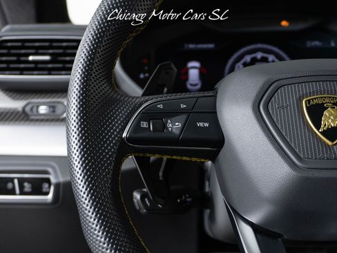 Used 2021 Lamborghini Urus AWD/4WD image 28