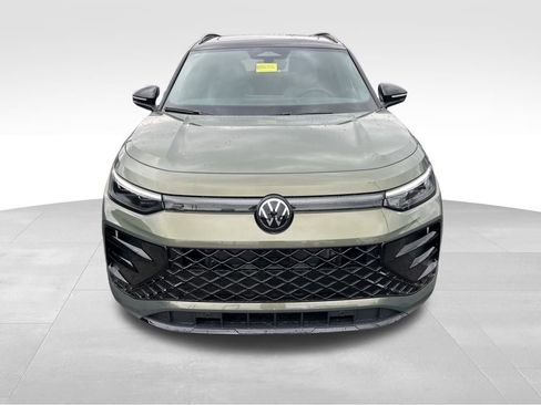 New 2026 Volkswagen Tiguan SE R-Line image 3