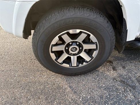 Used 2024 Toyota 4Runner TRD Off-Road Premium w/ Off Road Premium Plus Package image 16