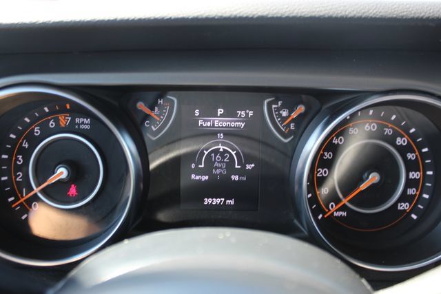 Used 2022 Jeep Gladiator Sport AWD/4WD image 19