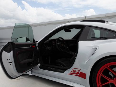 Certified 2025 Porsche 911 GT3 RS RWD image 54