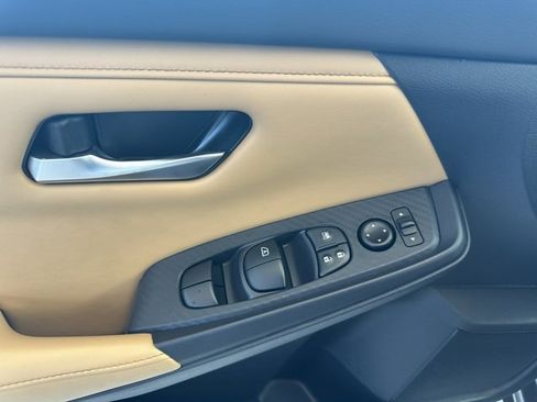 Used 2022 Nissan Sentra SV w/ SV Premium Package image 23