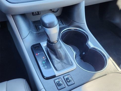 Used 2015 Toyota Highlander XLE image 23