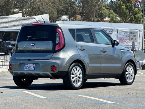 Used 2019 Kia Soul + FWD image 5