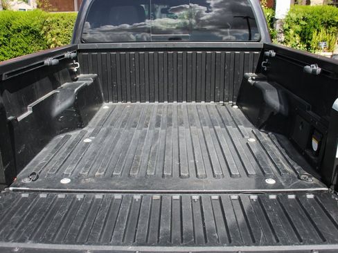 Used 2019 Toyota Tacoma TRD Sport image 8