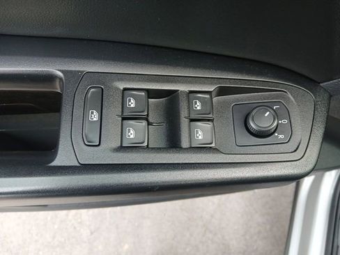 Used 2020 Volkswagen Atlas Cross Sport SE image 13