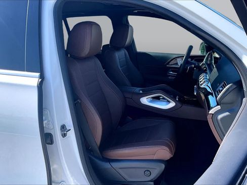 Certified 2025 Mercedes-Benz GLE 450 4MATIC image 9