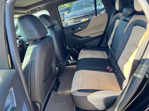 Used 2025 Chevrolet Equinox ACTIV w/ Safety and Technology Package AWD/4WD image 21
