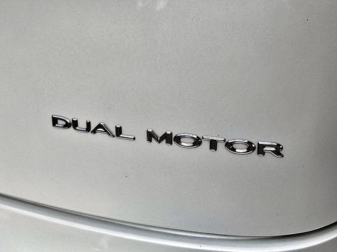 Used 2022 Tesla Model 3 Long Range AWD/4WD image 7