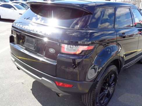 Used 2016 Land Rover Range Rover Evoque SE image 24