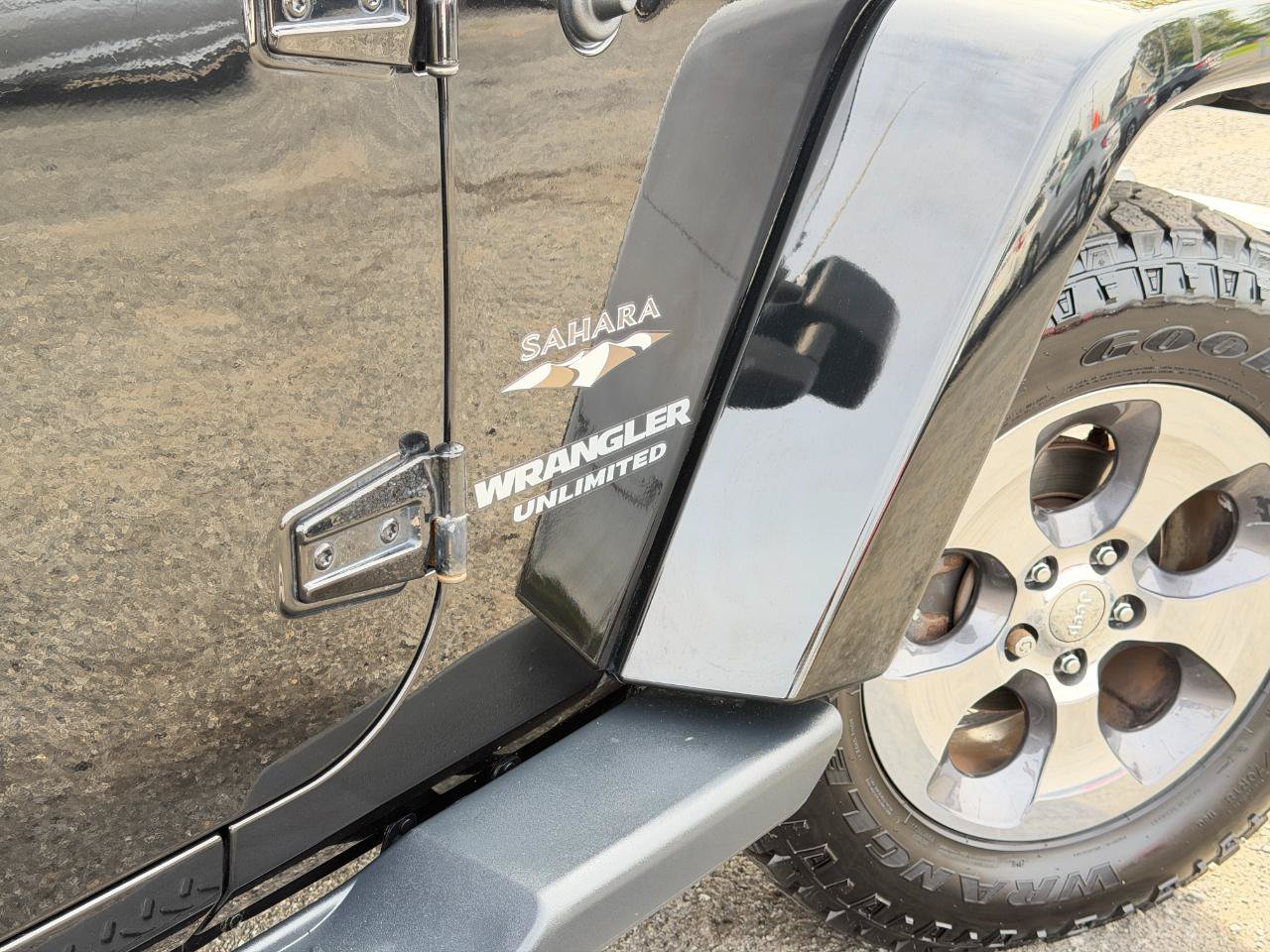 Used 2016 Jeep Wrangler Unlimited Sahara w/ Connectivity Group AWD/4WD image 86