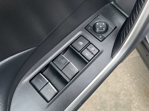 Used 2025 Toyota RAV4 XLE FWD image 21