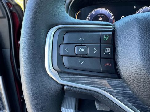 Used 2024 Jeep Wagoneer Series II w/ Flexible Seating Group image 18