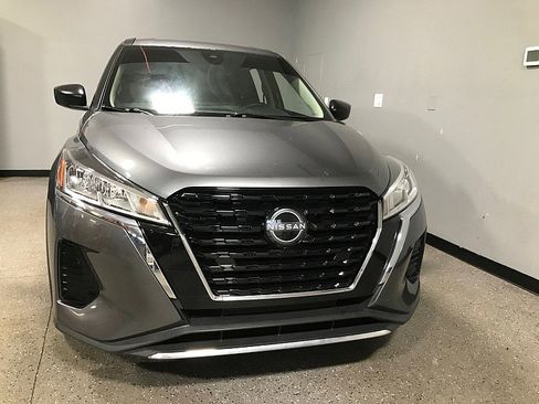 Used 2022 Nissan Kicks S FWD image 8