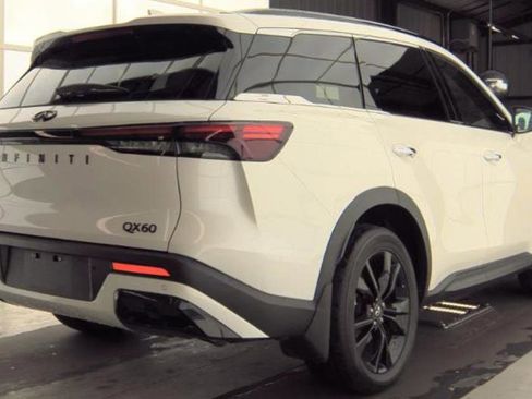 Certified 2025 INFINITI QX60 Luxe w/ Black Edition FWD image 4