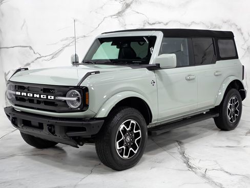 Used 2024 Ford Bronco Outer Banks AWD/4WD image 6