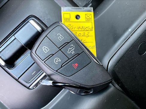 Used 2023 GMC Sierra 1500 Denali AWD/4WD image 15