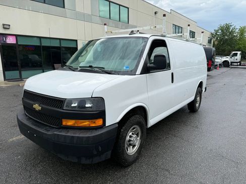 Used 2021 Chevrolet Express 2500 w/ Driver Convenience Package RWD image 11