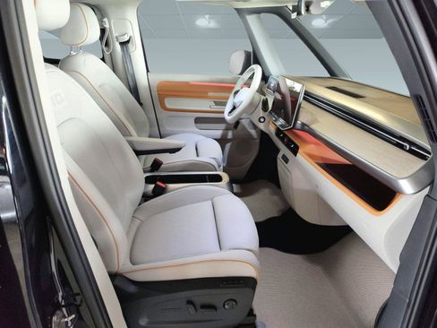 New 2025 Volkswagen ID. Buzz Pro S Plus image 23