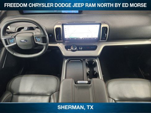 Used 2025 Ford Expedition Active AWD/4WD image 19
