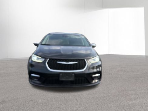 Used 2023 Chrysler Pacifica Limited FWD image 9
