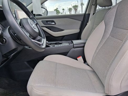 Used 2023 Nissan Rogue SV image 11