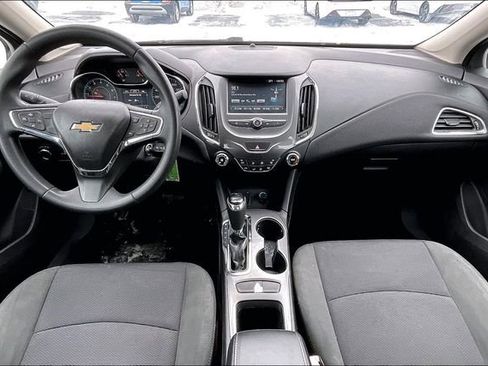Used 2017 Chevrolet Cruze LT image 15