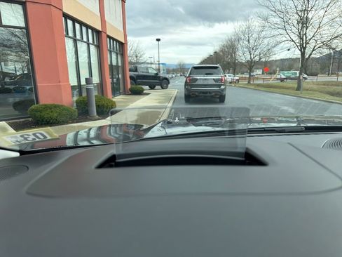 Used 2025 Ford Escape Platinum w/ Premium Technology Package image 30