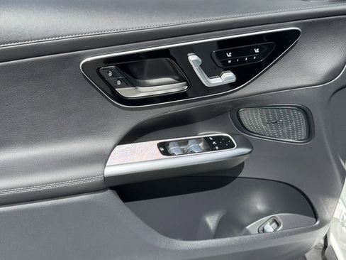 New 2025 Mercedes-Benz GLC 300 image 9