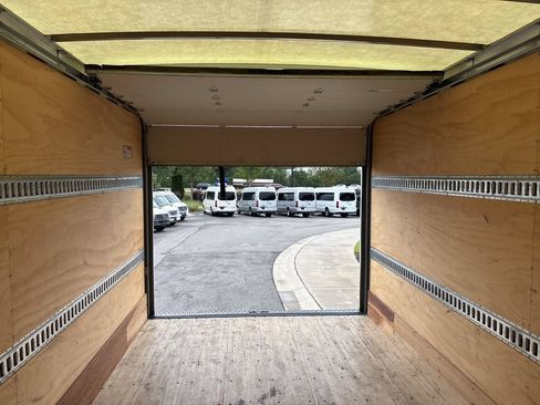 Used 2021 Freightliner Sprinter 3500 RWD image 16