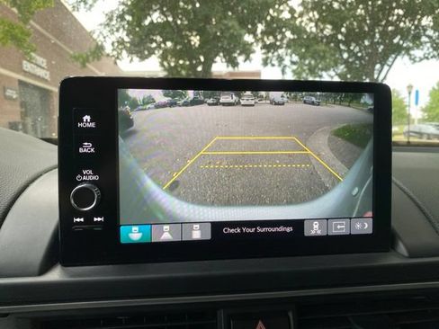 Used 2025 Honda Pilot EX-L image 16