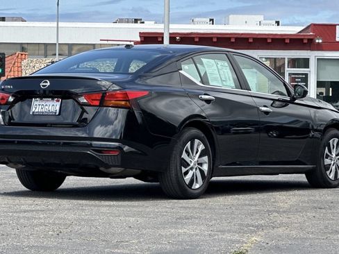 Used 2025 Nissan Altima 2.5 S FWD image 4