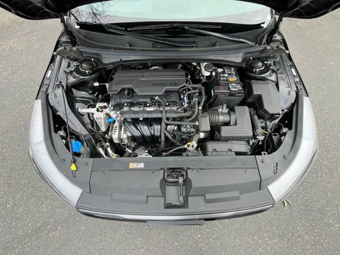 Used 2025 Kia K4 LXS image 31