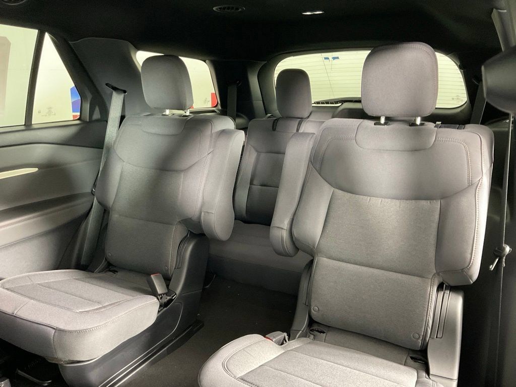 New 2027 Ford Explorer Active RWD image 16